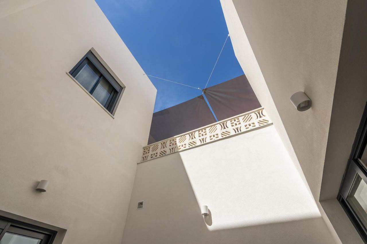 Trajano Premium Estudios By H Ayamonte Bagian luar foto