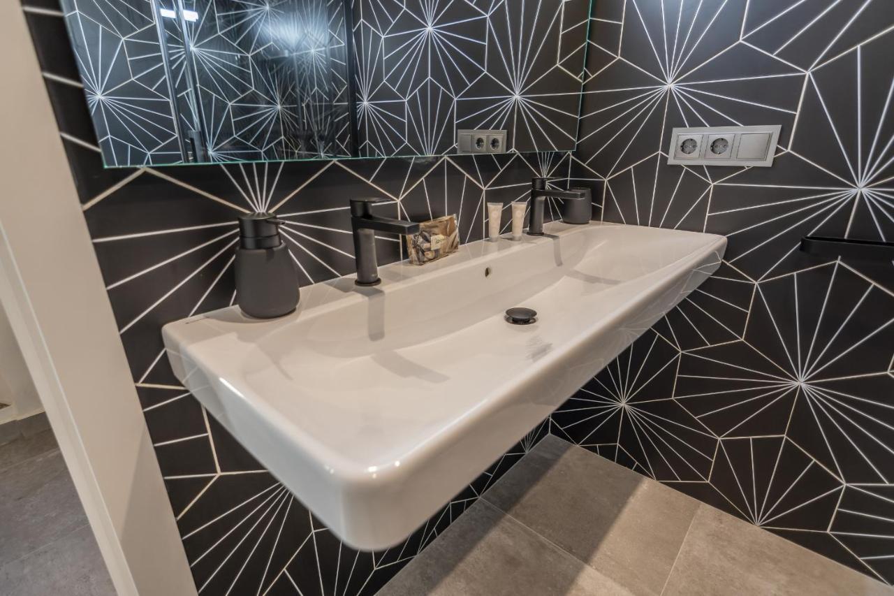 Trajano Premium Estudios By H Ayamonte Bagian luar foto